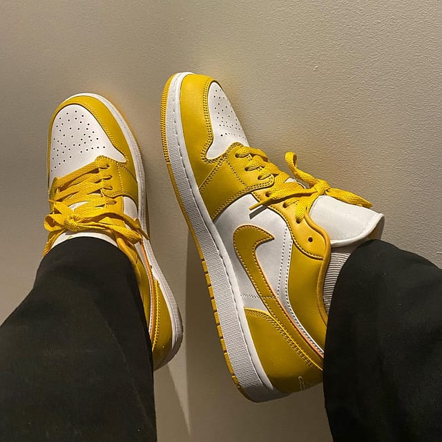 Jordan 1 hotsell low jaune