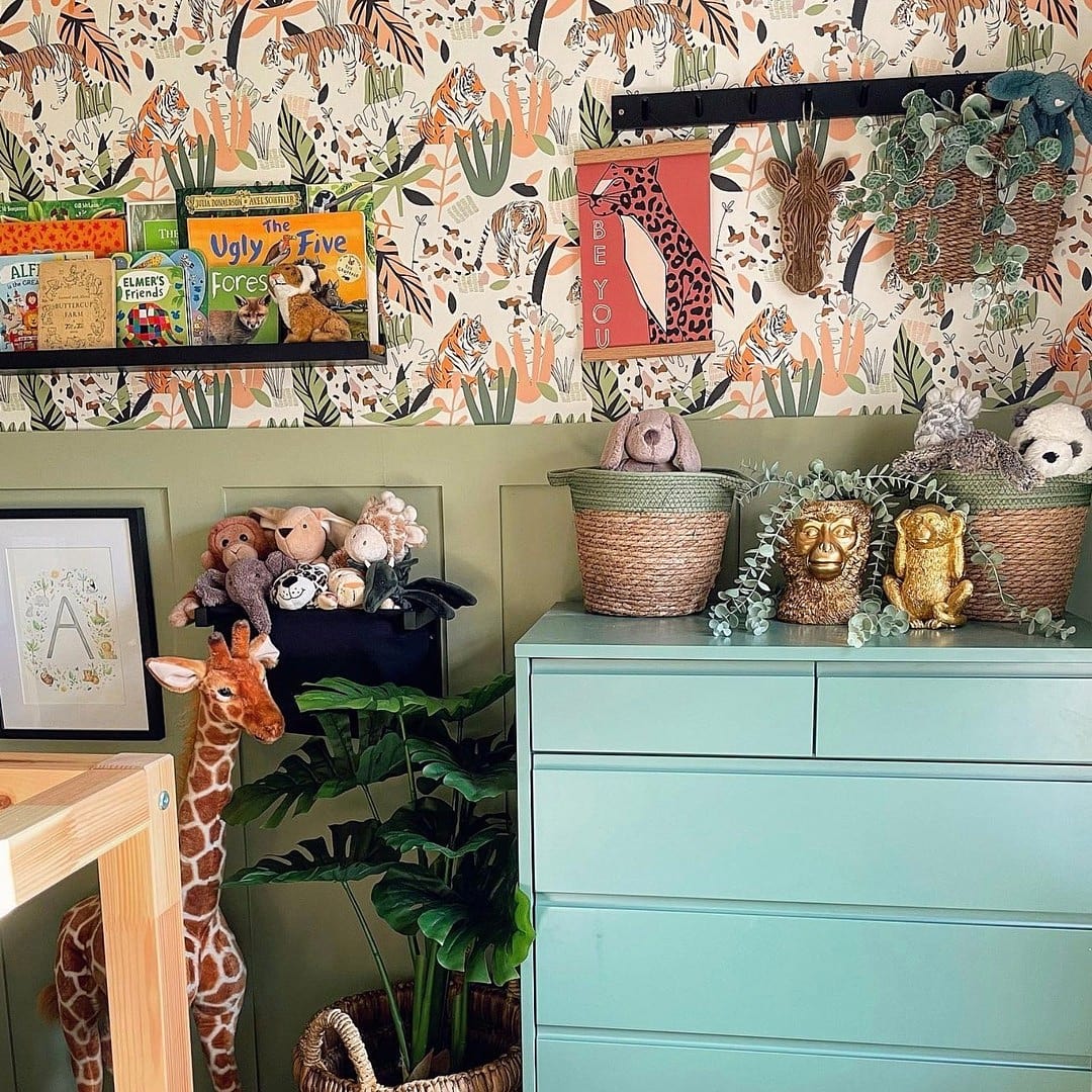 Tapestry green paint clearance