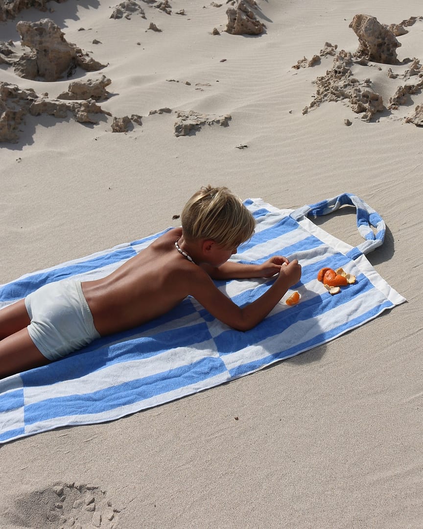 Beach Towel 2 in 1 Tote Bag Le Weekend Mid Blue Cream SUNNYLiFE US