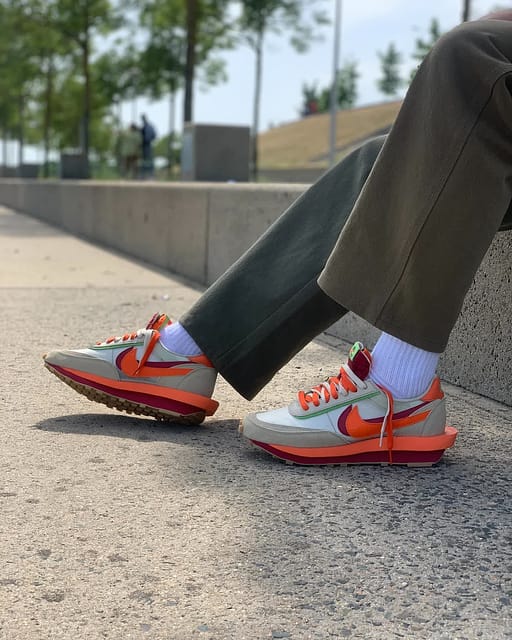 CLOT×SACAI×NIKE LD WAFFLE ORANGE BLAZEモデルシリーズ×SACAI